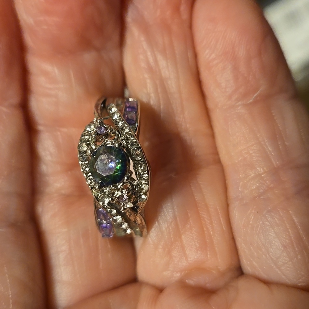NIB kaleidoscope Halo Ring